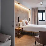 Zaragoza Suite Apartment